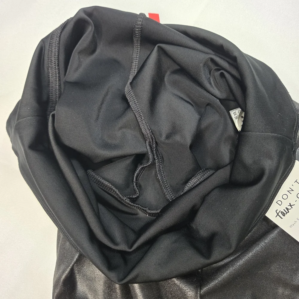 SPANX Shiny Black Leggings NWT SIZE SMALL - Picture 10 of 12
